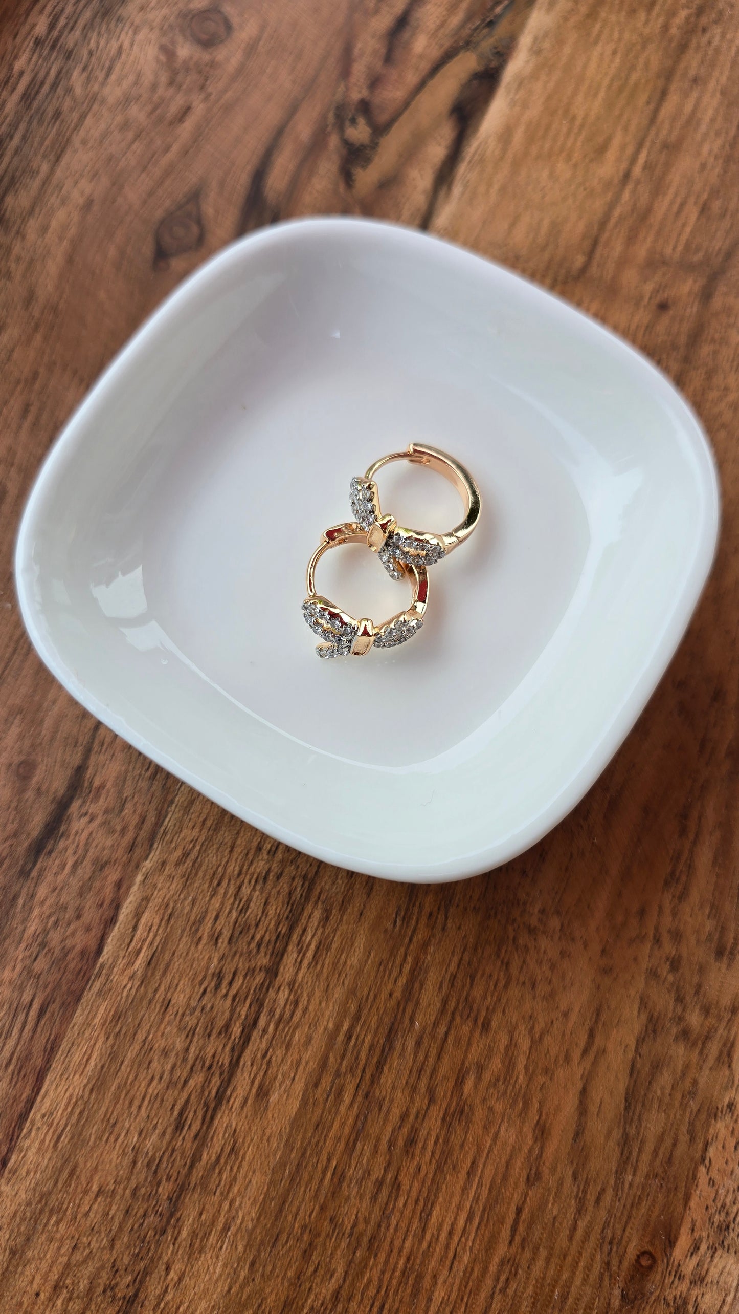 Earrings bow