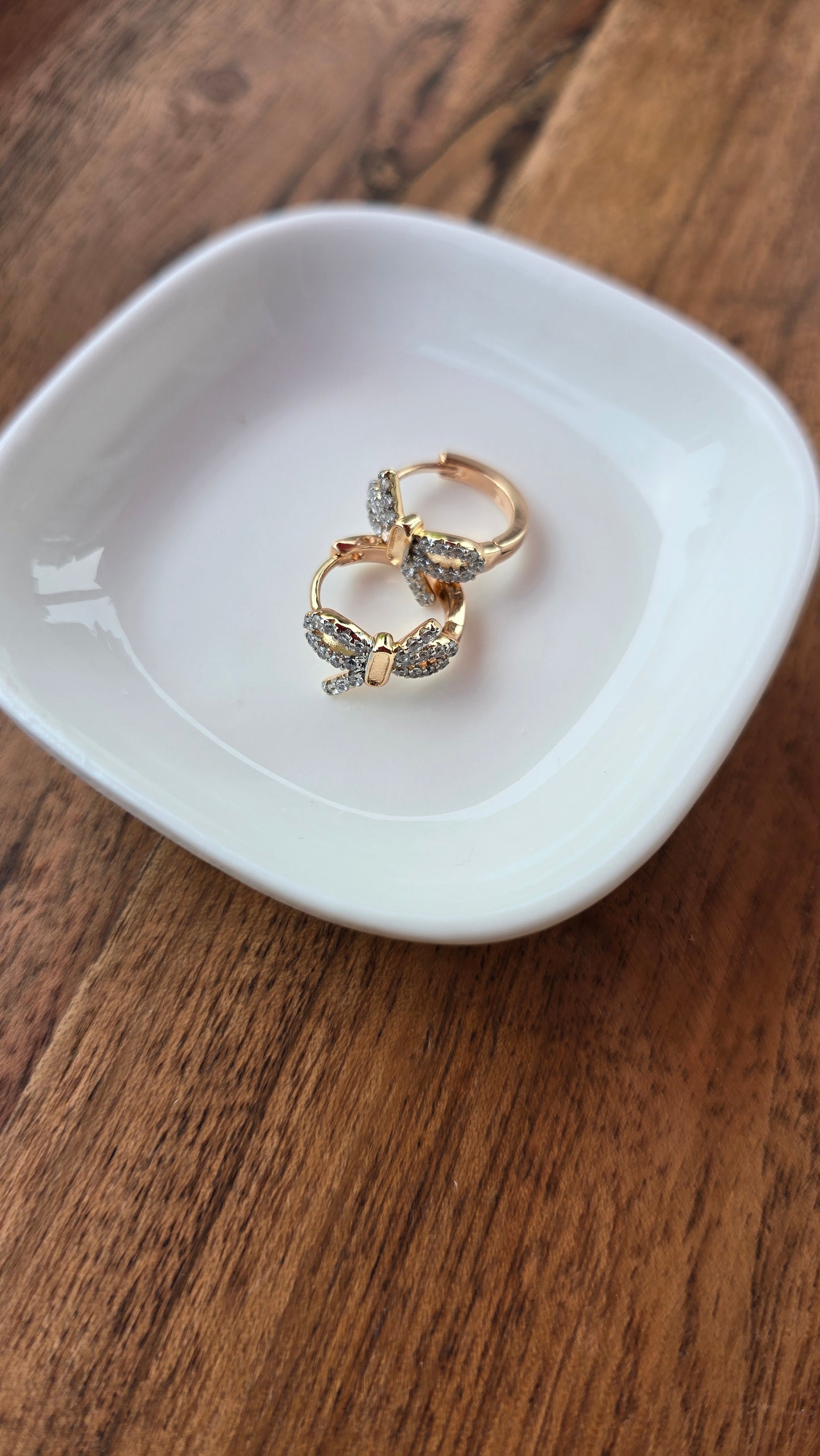 Earrings bow